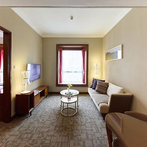 Deluxe Suite 7 – 23 or F